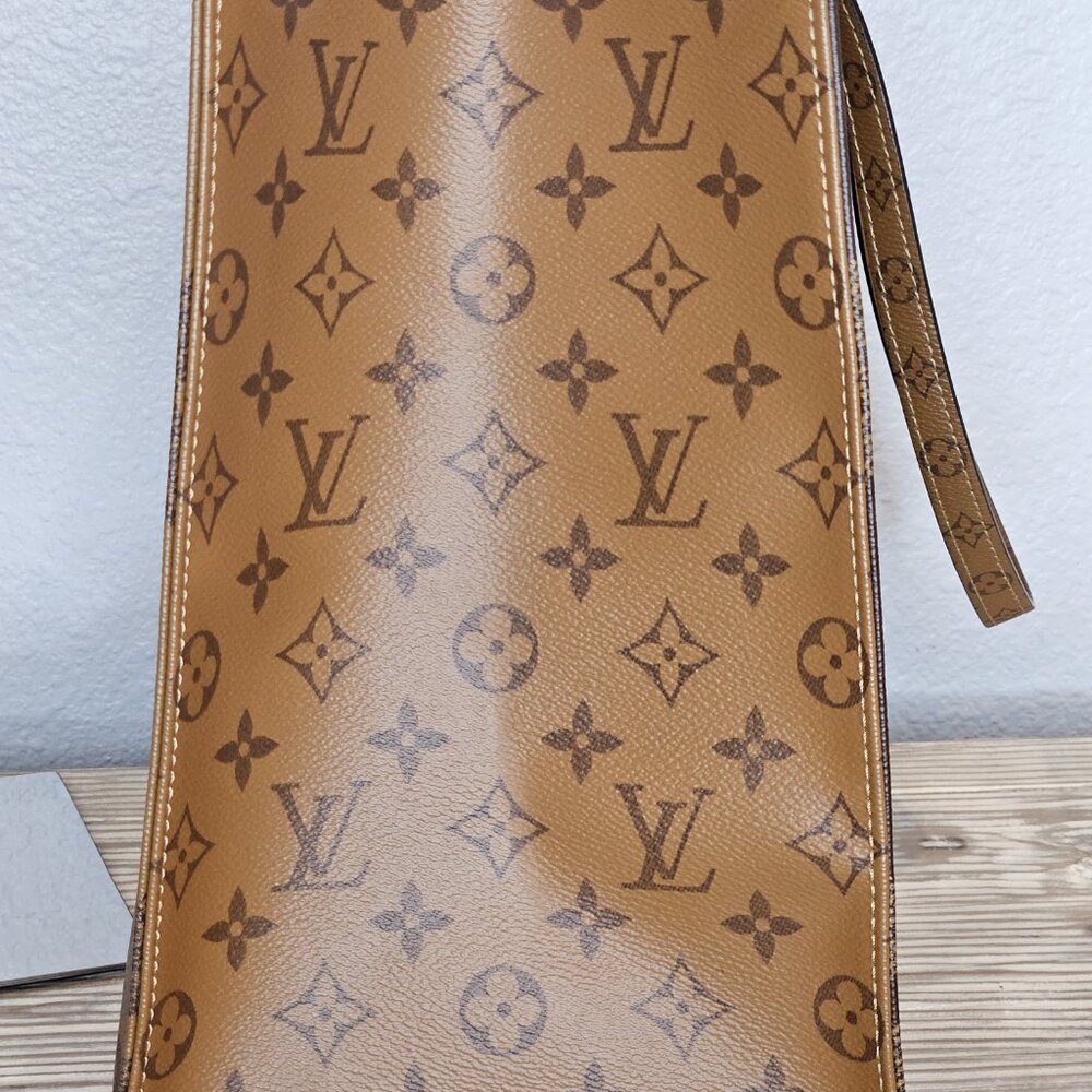 Louis Vuitton On The Go Giant Reverse GM - Picture 8 of 13